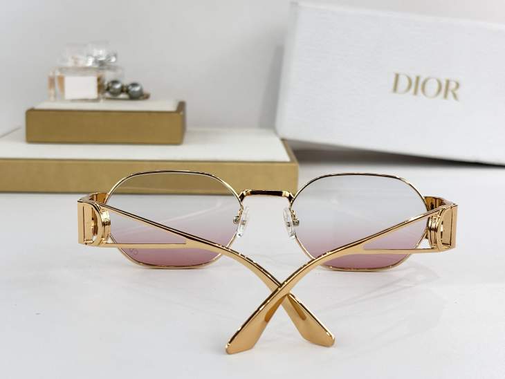 Picture of Dior Sunglasses _SKUfw76276722fw